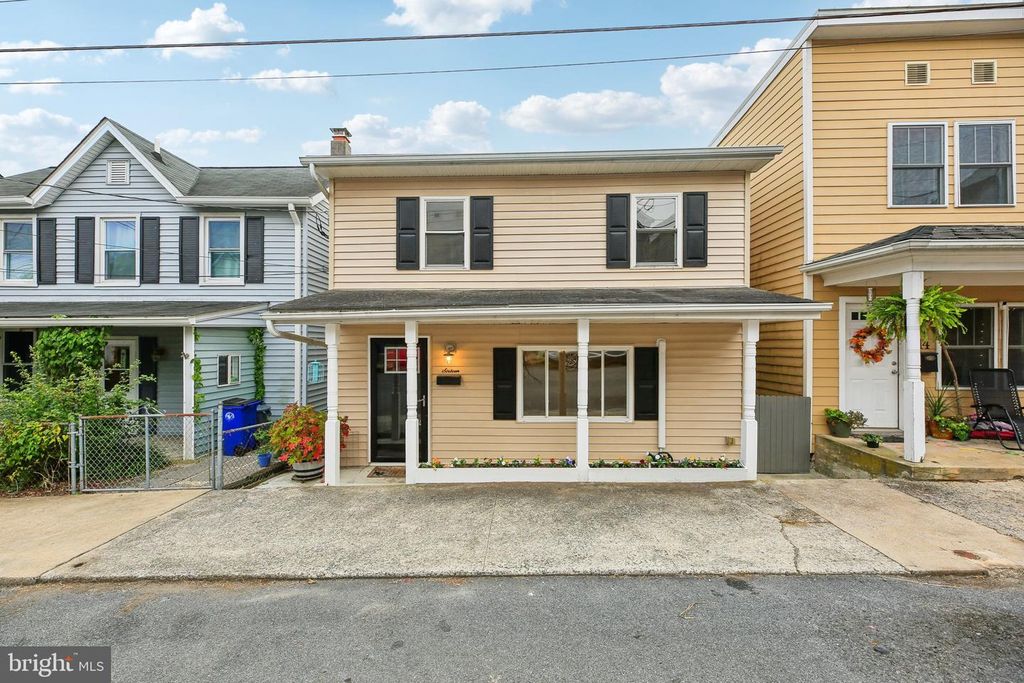 16 E C ST, Brunswick, MD 21716