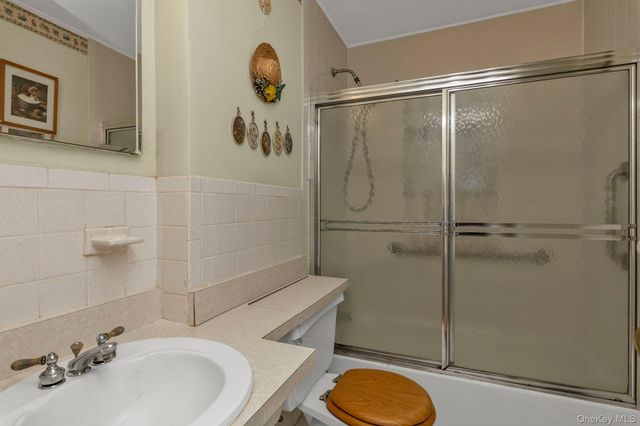226 Lee Avenue, Hicksville, NY 11801