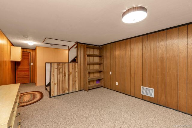 226 Lee Avenue, Hicksville, NY 11801