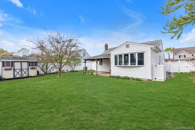226 Lee Avenue, Hicksville, NY 11801