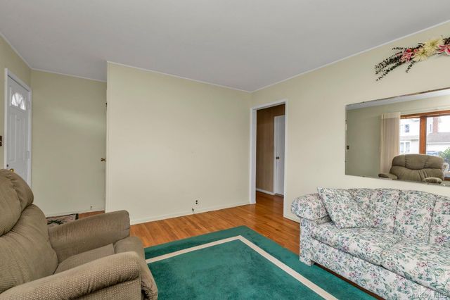 226 Lee Avenue, Hicksville, NY 11801