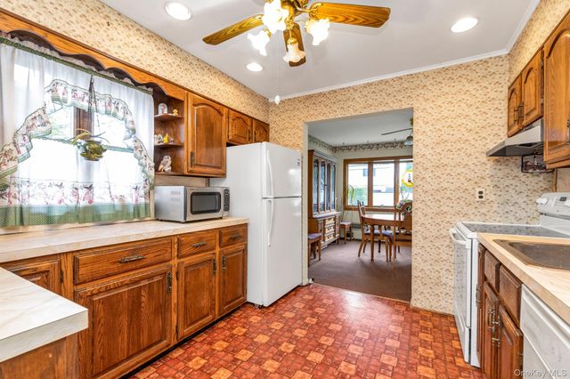 226 Lee Avenue, Hicksville, NY 11801