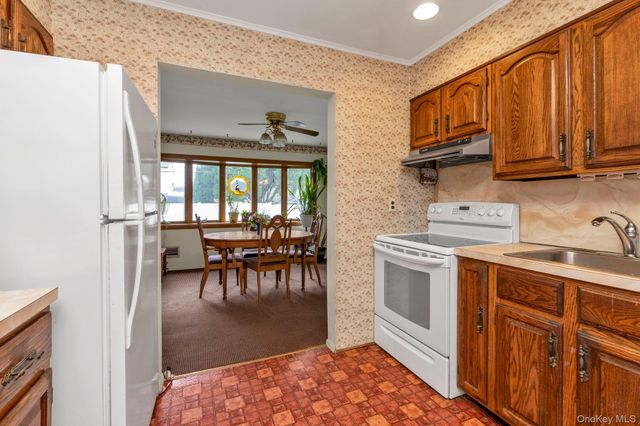 226 Lee Avenue, Hicksville, NY 11801