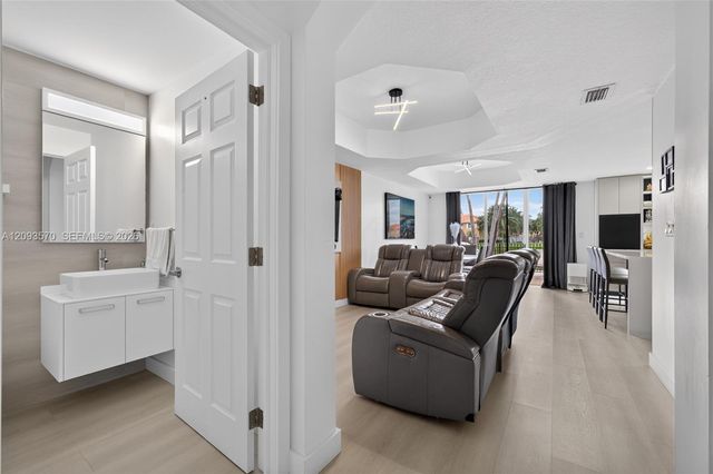 15266 SW 30th Terrace, Miami, FL 33185