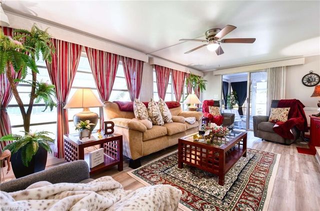 41 Sonderhen DR, Naples, FL 34114