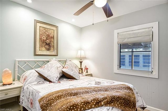 41 Sonderhen DR, Naples, FL 34114