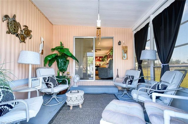 41 Sonderhen DR, Naples, FL 34114