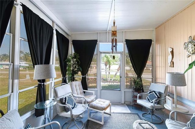 41 Sonderhen DR, Naples, FL 34114