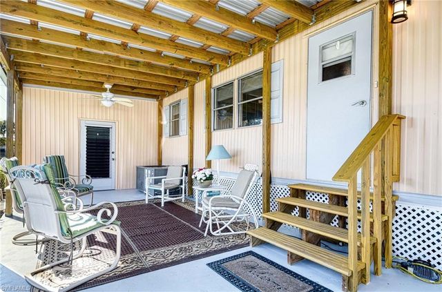 41 Sonderhen DR, Naples, FL 34114