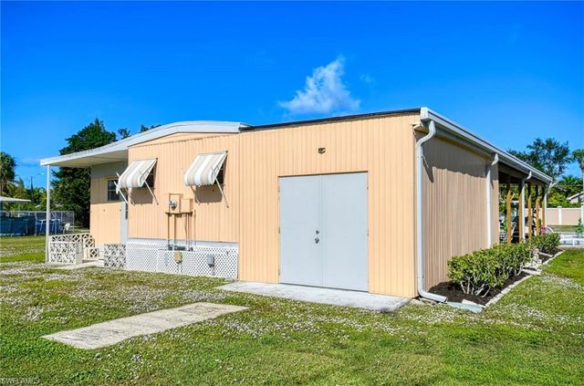 41 Sonderhen DR, Naples, FL 34114