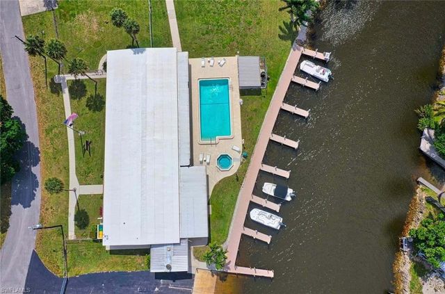 41 Sonderhen DR, Naples, FL 34114