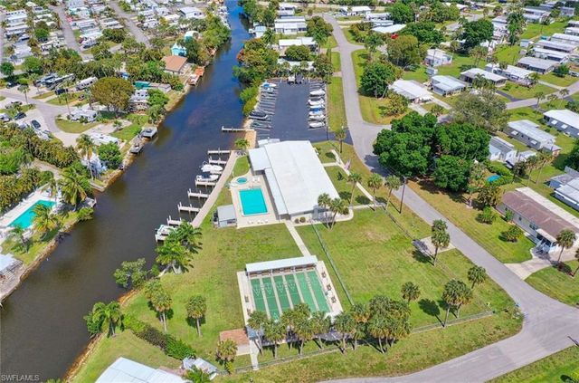 41 Sonderhen DR, Naples, FL 34114