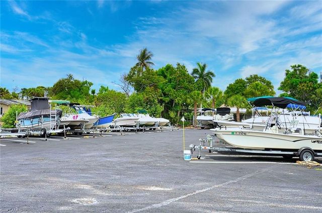 41 Sonderhen DR, Naples, FL 34114