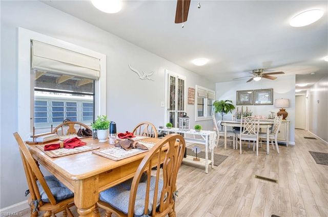 41 Sonderhen DR, Naples, FL 34114