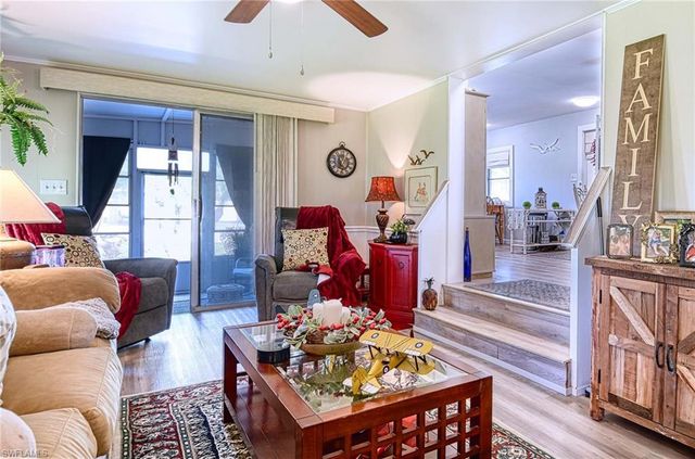 41 Sonderhen DR, Naples, FL 34114