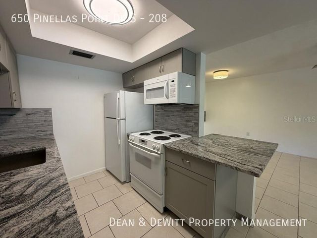 650 PINELLAS POINT DRIVE S 208, St Petersburg, FL 33705