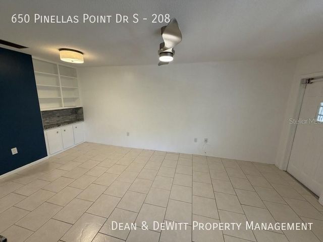 650 PINELLAS POINT DRIVE S 208, St Petersburg, FL 33705