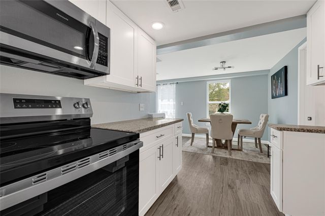 507 E 3rd Street, El Campo, TX 77437
