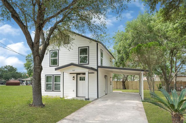 507 E 3rd Street, El Campo, TX 77437