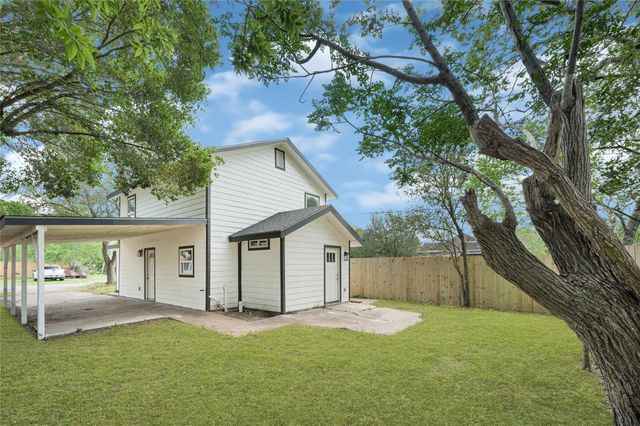 507 E 3rd Street, El Campo, TX 77437