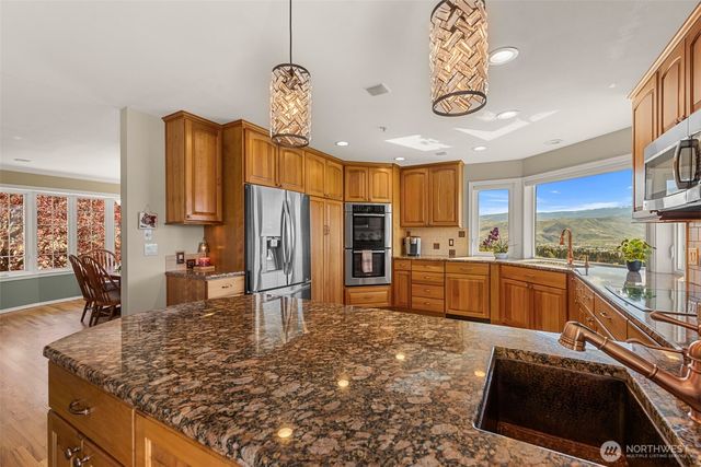 591 Daniels Drive NE, East Wenatchee, WA 98802