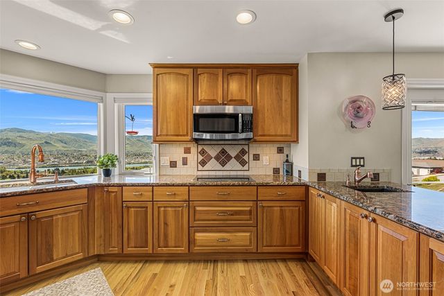 591 Daniels Drive NE, East Wenatchee, WA 98802