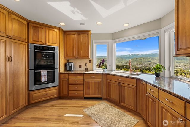 591 Daniels Drive NE, East Wenatchee, WA 98802