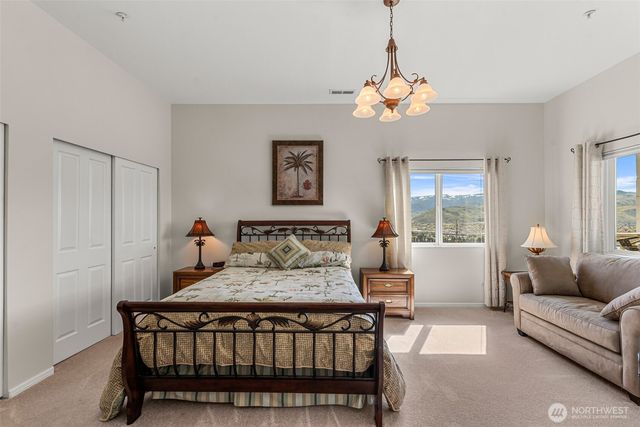 591 Daniels Drive NE, East Wenatchee, WA 98802