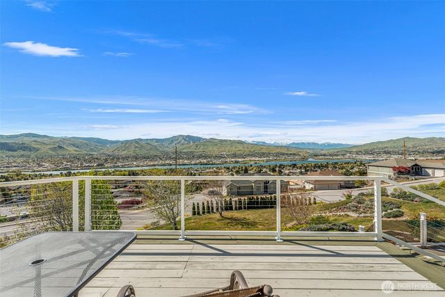 591 Daniels Drive NE, East Wenatchee, WA 98802