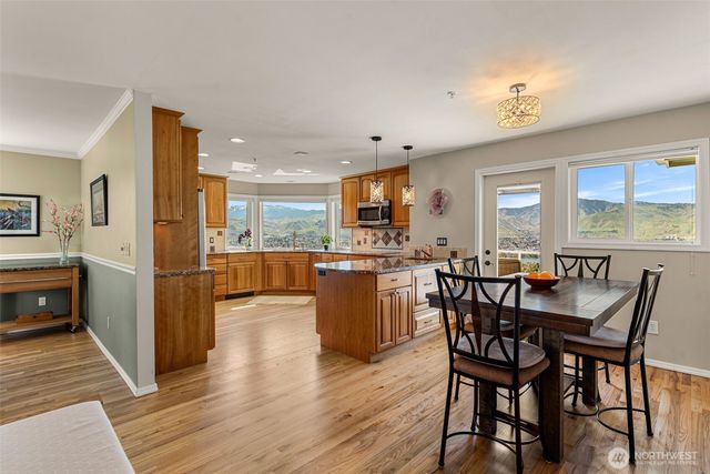 591 Daniels Drive NE, East Wenatchee, WA 98802