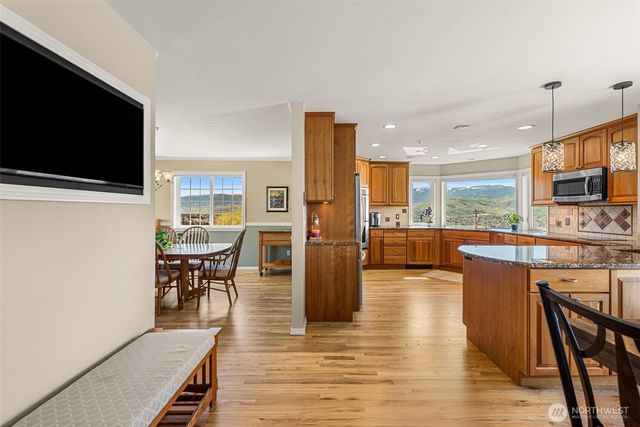 591 Daniels Drive NE, East Wenatchee, WA 98802