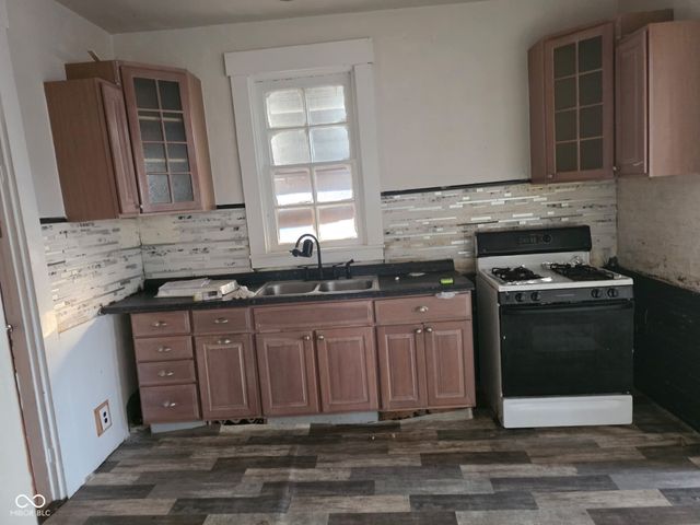 8321 E 42nd Street, Indianapolis, IN 46226