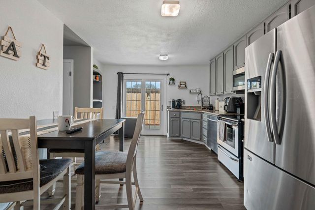 2165 Sharon Way, Modesto, CA 95350