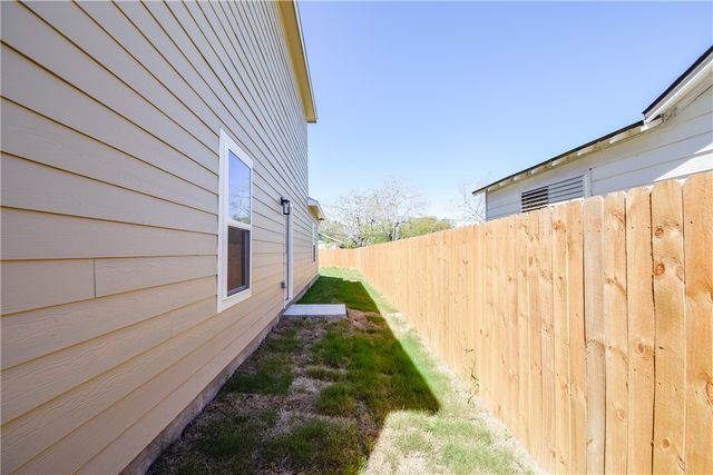 3023 Sabinas St, Corpus Christi, TX 78405