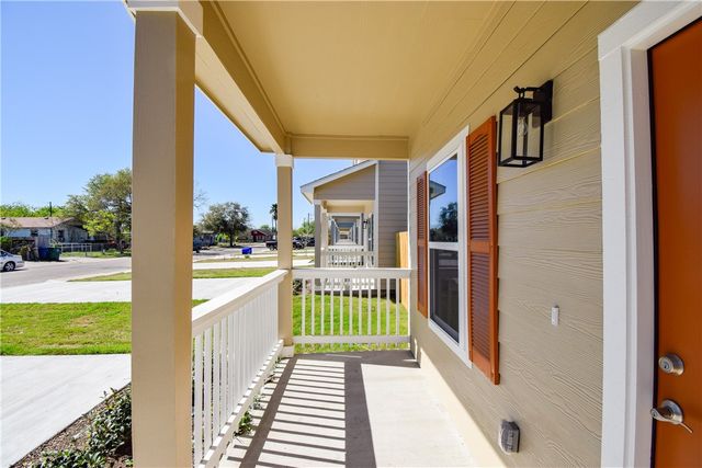 3023 Sabinas St, Corpus Christi, TX 78405