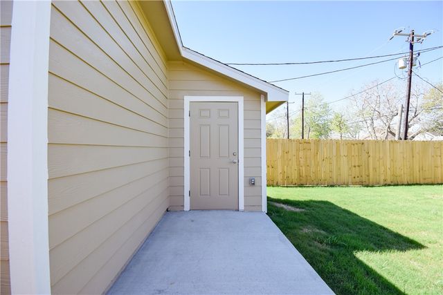 3023 Sabinas St, Corpus Christi, TX 78405