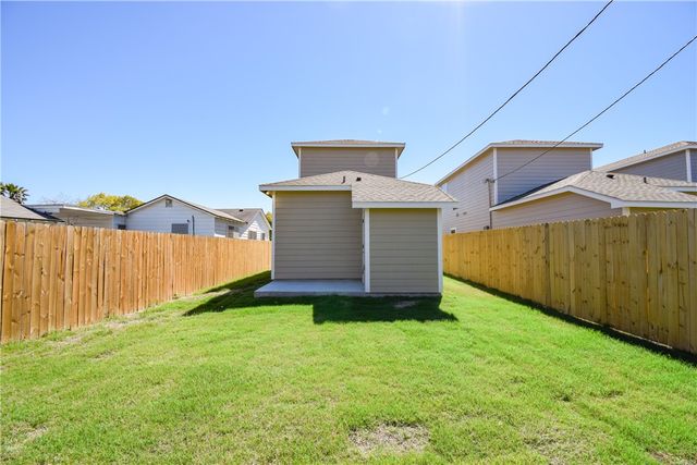 3023 Sabinas St, Corpus Christi, TX 78405