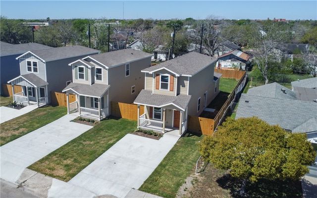 3023 Sabinas St, Corpus Christi, TX 78405