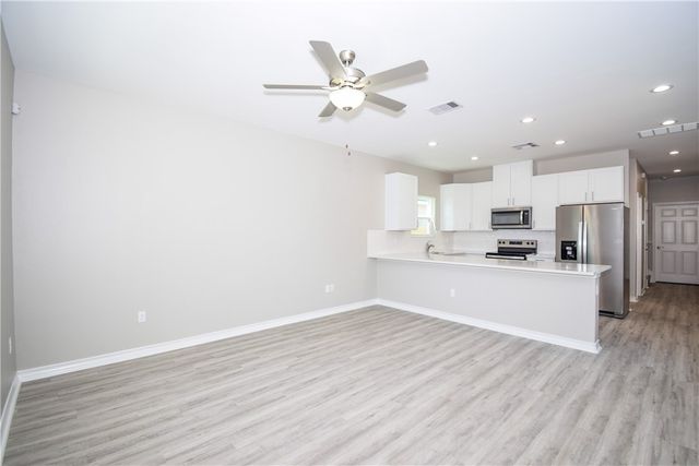 3023 Sabinas St, Corpus Christi, TX 78405