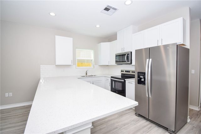 3023 Sabinas St, Corpus Christi, TX 78405