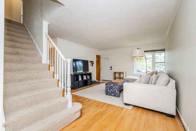 7535 Kenton Avenue, Skokie, IL 60076
