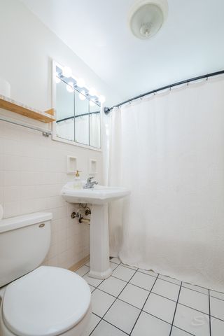 7535 Kenton Avenue, Skokie, IL 60076