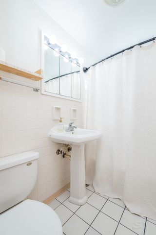 7535 Kenton Avenue, Skokie, IL 60076