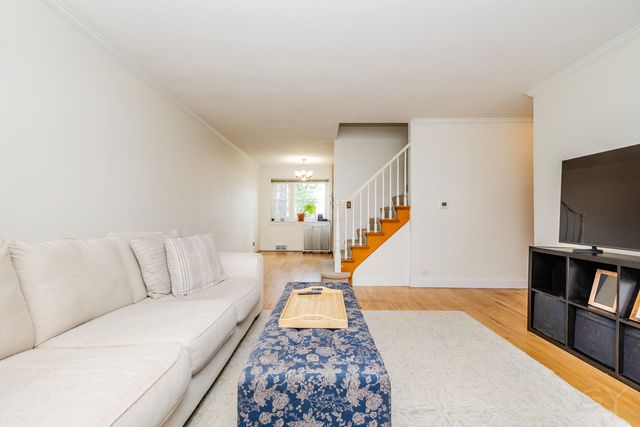7535 Kenton Avenue, Skokie, IL 60076