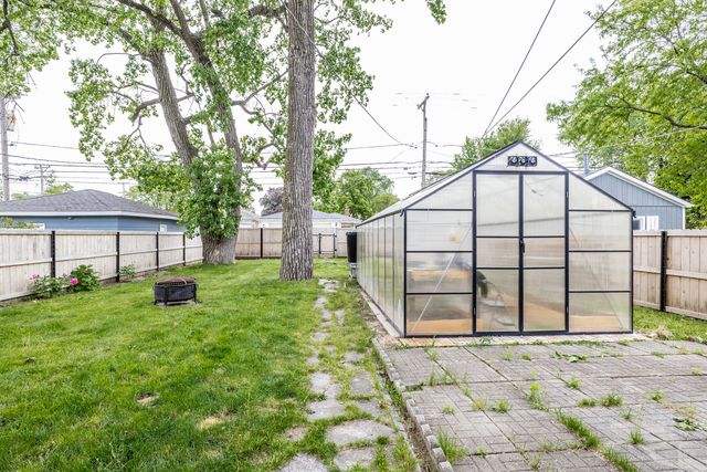 7535 Kenton Avenue, Skokie, IL 60076