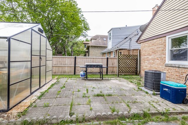 7535 Kenton Avenue, Skokie, IL 60076