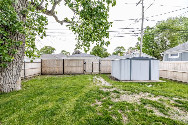 7535 Kenton Avenue, Skokie, IL 60076
