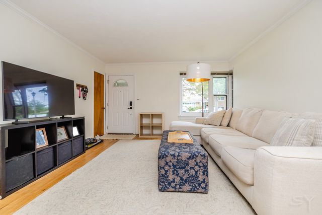 7535 Kenton Avenue, Skokie, IL 60076