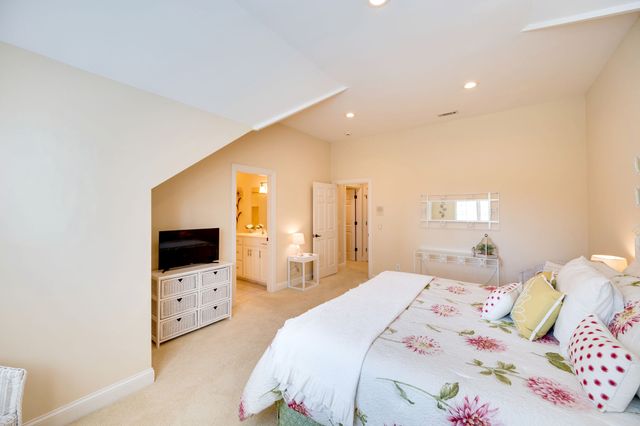 8 Carmel Ln, Brentwood, TN 37027