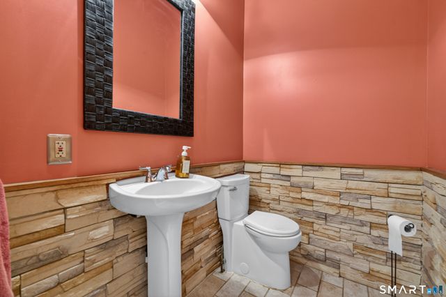 174 Westfort Drive, Meriden, CT 06451